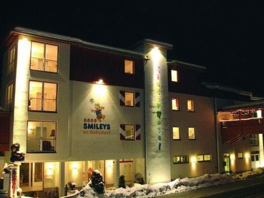 Smileys Kinderhotel Trebesing Eksteriør bilde